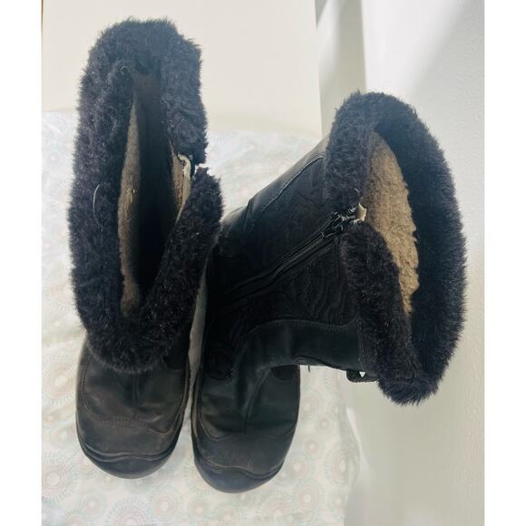 Keen women’s size 8 Snow Boot - Picture 3 of 9
